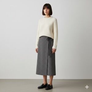 Wool wrapped Elegant Skirt in black and gray